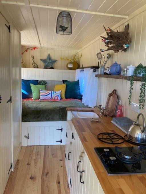 Neddys Rest Luxury Horsebox Stay Battle Bagian luar foto